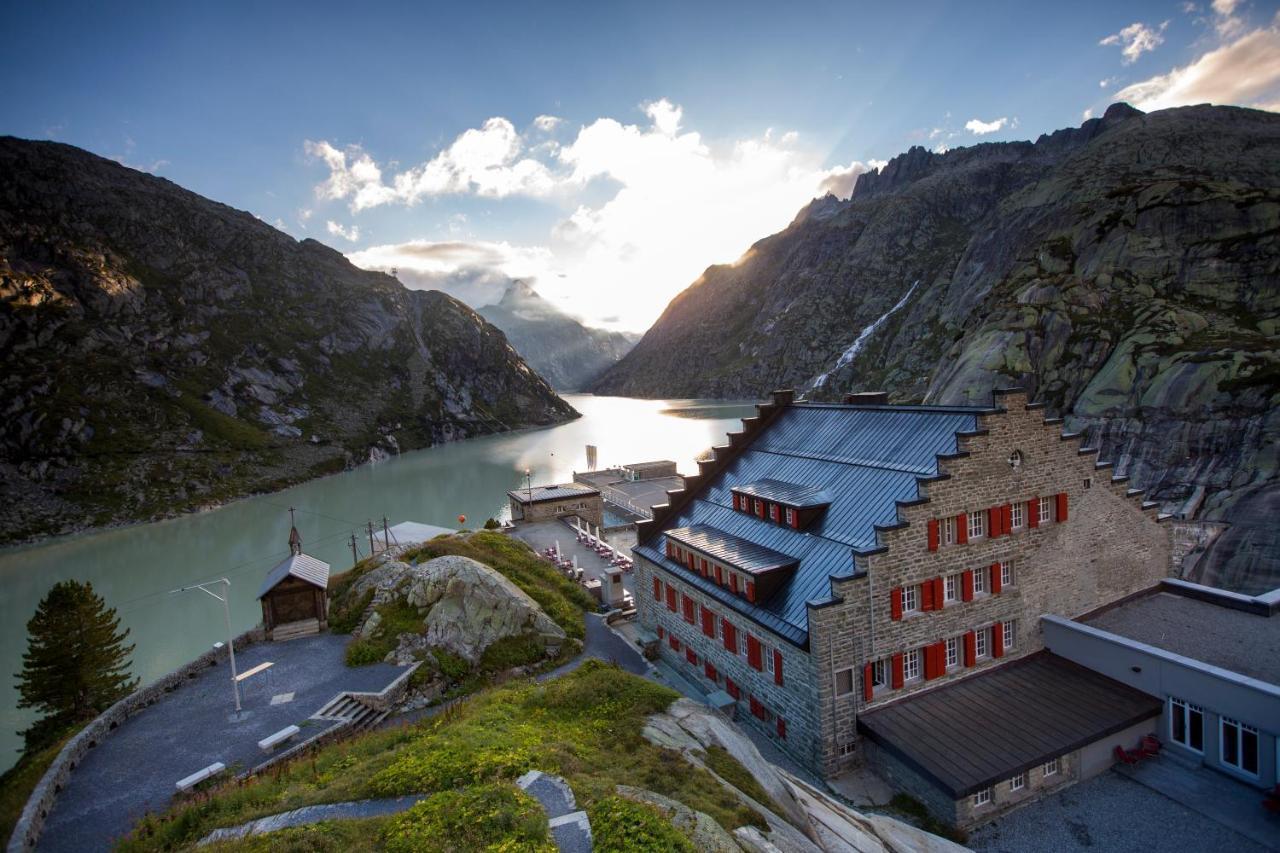 Historisches Alpinhotel Гримзел Хоспиц Екстериор снимка